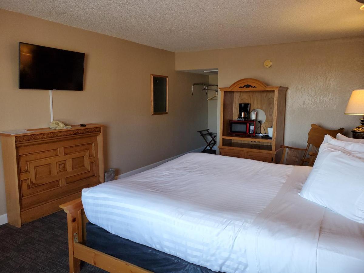 Kansas Country Inn Oakley Bagian luar foto