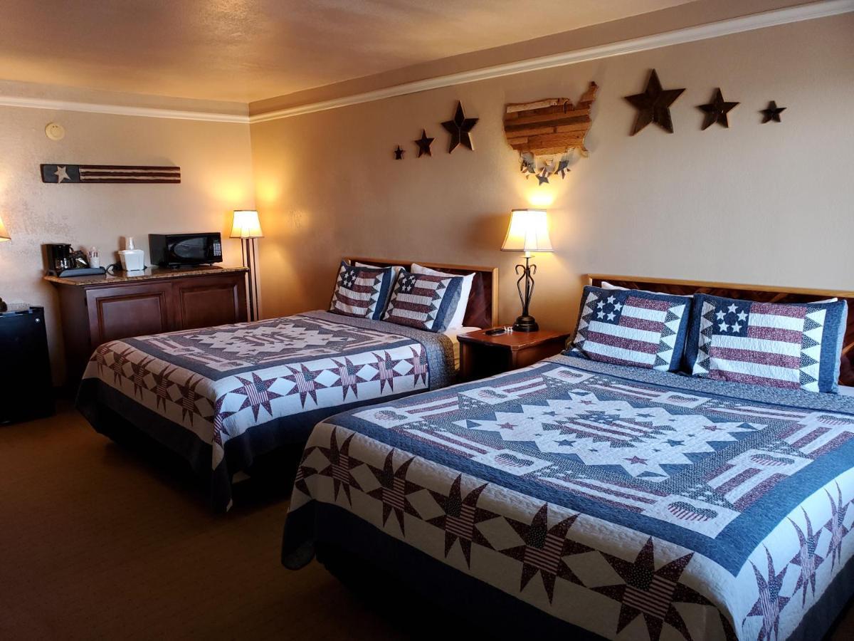 Kansas Country Inn Oakley Bagian luar foto