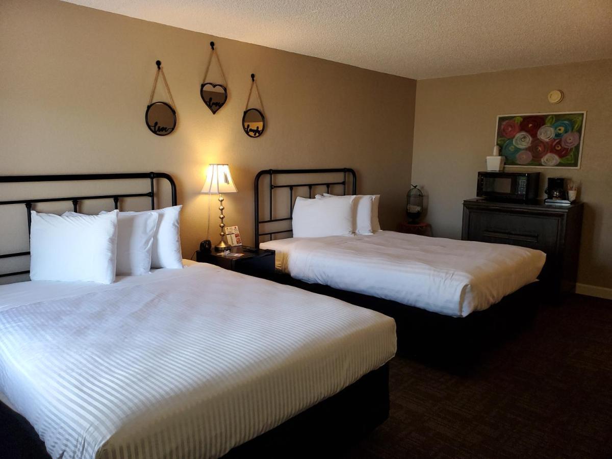 Kansas Country Inn Oakley Bagian luar foto