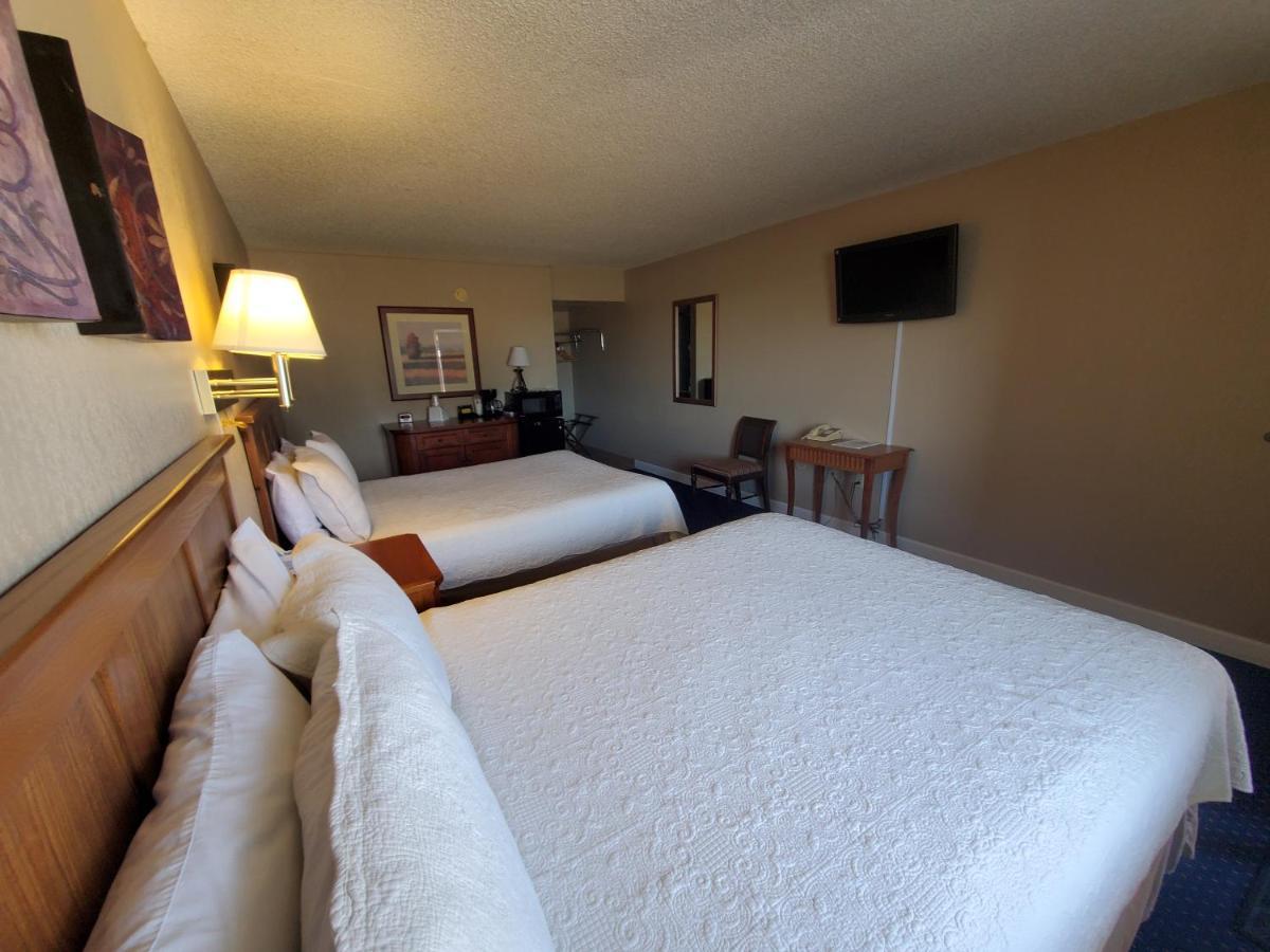 Kansas Country Inn Oakley Bagian luar foto