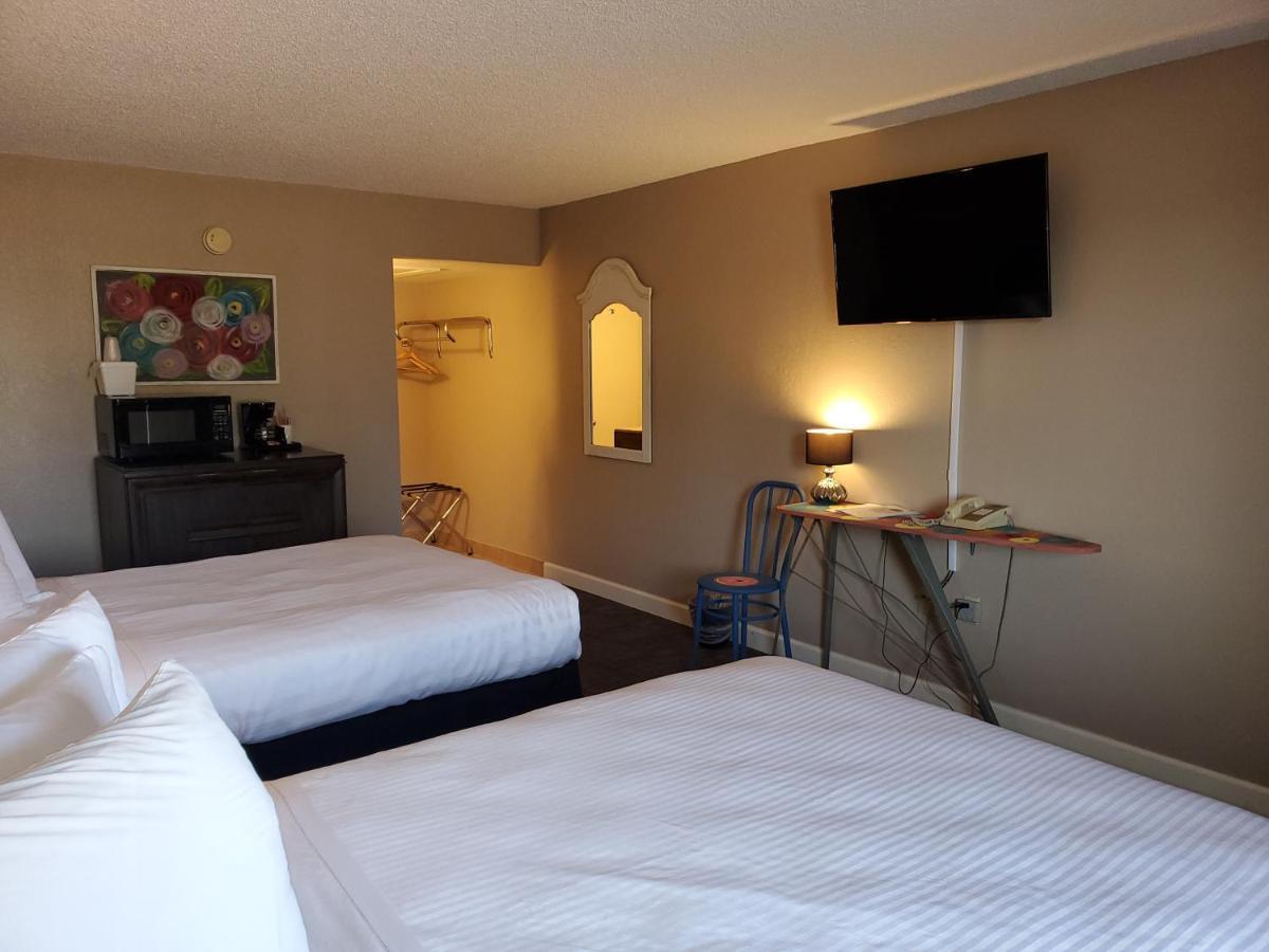 Kansas Country Inn Oakley Bagian luar foto