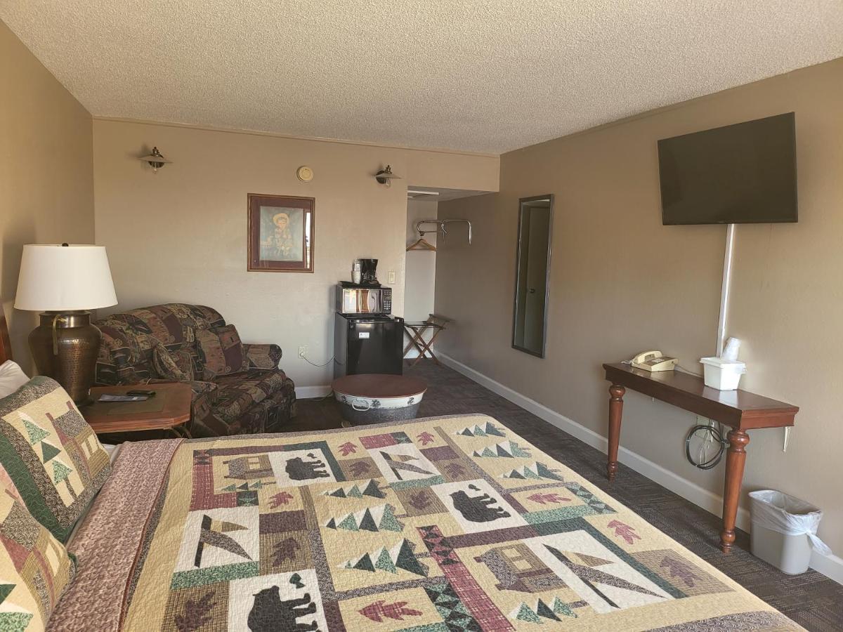 Kansas Country Inn Oakley Bagian luar foto