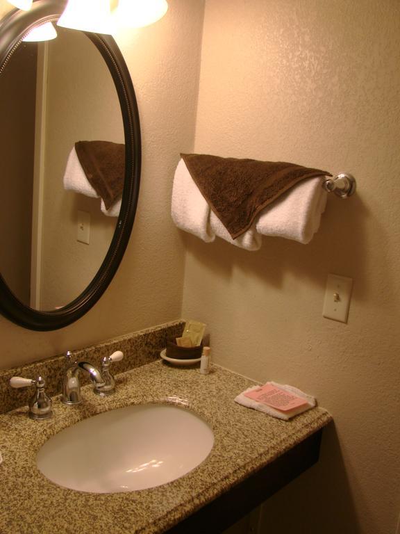 Kansas Country Inn Oakley Ruang foto