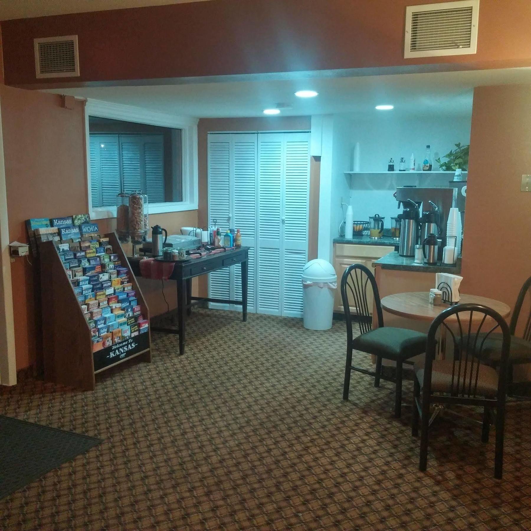 Kansas Country Inn Oakley Bagian luar foto